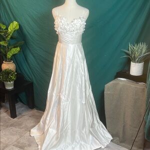 Elegant White Maxi Dress